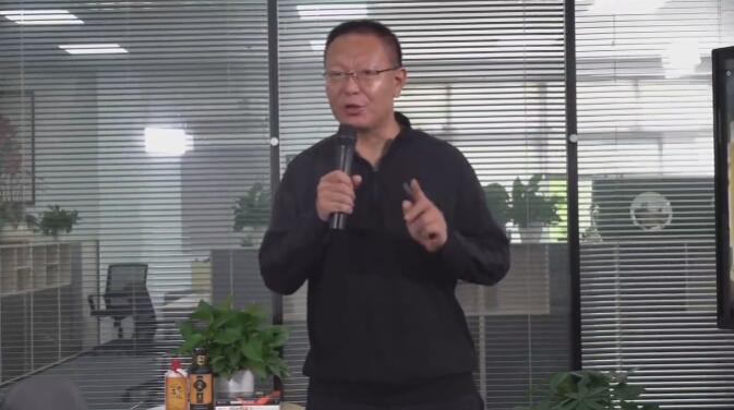 团队培养三条铁律：高层“想”，中层“管”，基层“做”