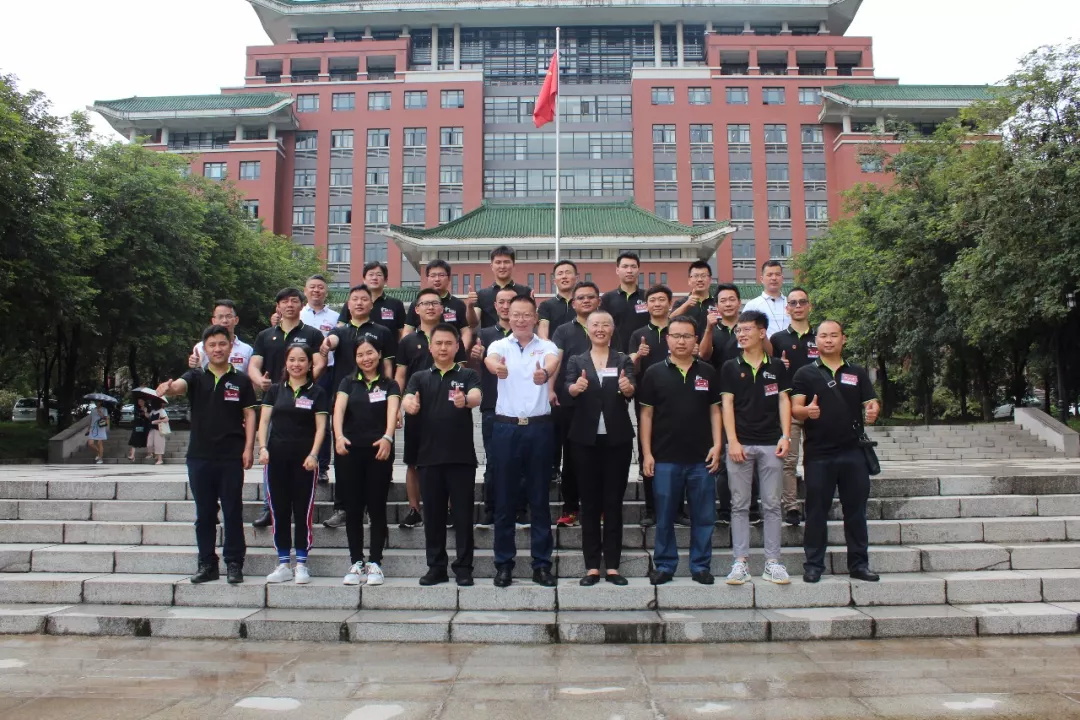 山区孩子的足球梦｜春沣新一代农资领袖总裁班爱心行动