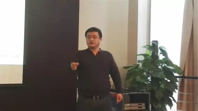 春沣商学院副院长李文标执教瓮福营销培训会