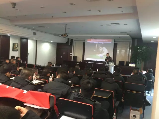 春沣商学院名誉院长赵一沣执教瓮福营销选手训练营