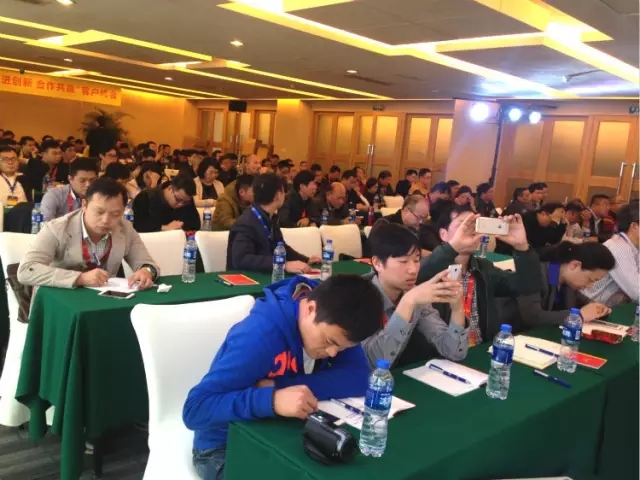 春沣商学院名誉院长赵一沣出席龙德威年度客户峰会