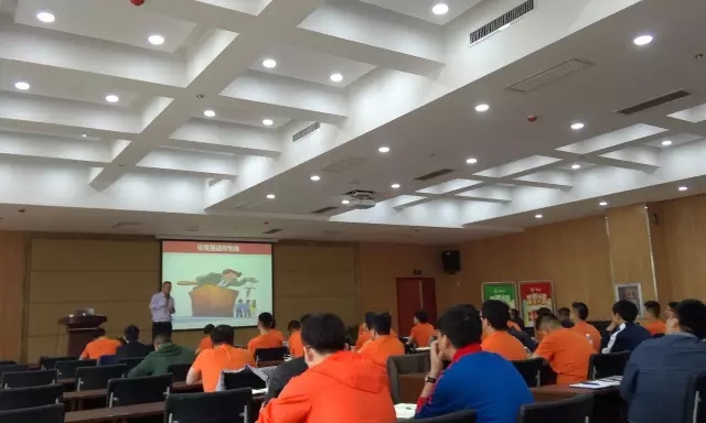 春沣商学院名誉院长赵一沣执教华鑫营销团队