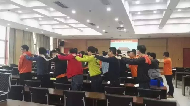 春沣商学院名誉院长赵一沣执教华鑫营销团队