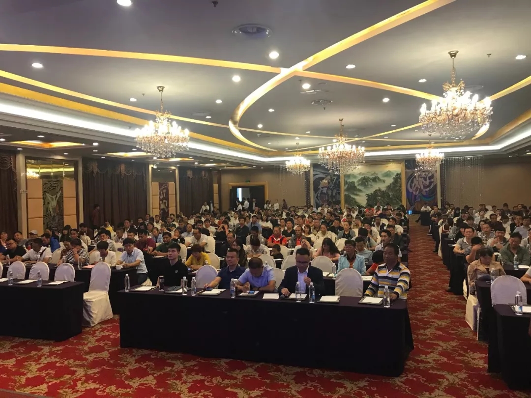 与世同行，耕加精彩｜云南世耕2018营销论坛会隆重召开