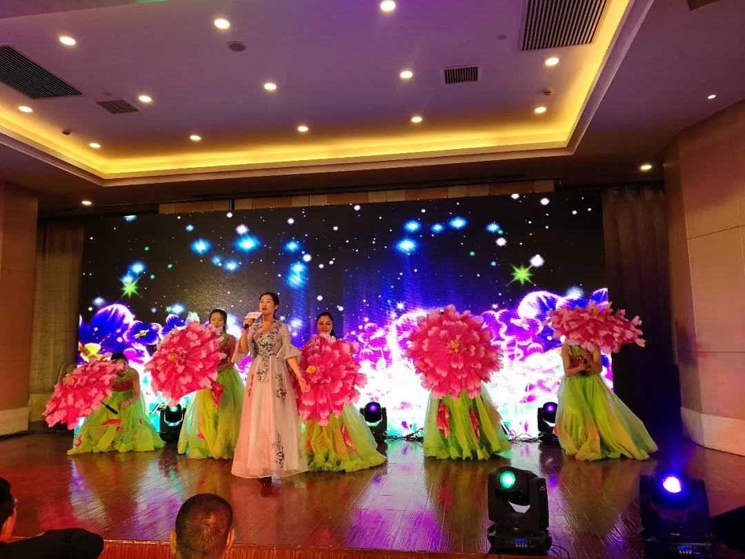 不忘初心 携手同行│百年盛世总裁赵一沣出席泸天化·九禾营销峰会