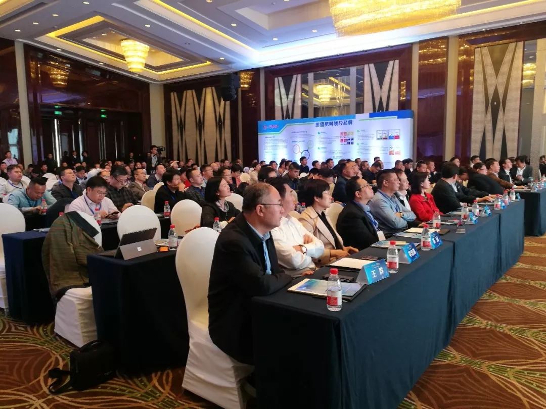 迎变如流 凝聚梦想│百年盛世总裁赵一沣出席中国海油化学品牌战略研讨会