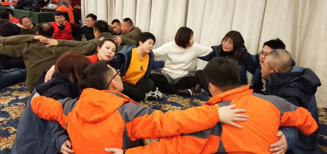 做自己，利他人│春沣教育感恩之旅走进瓮福开年培训