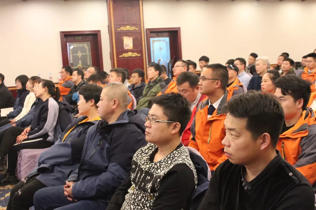 做自己，利他人│春沣教育感恩之旅走进瓮福开年培训