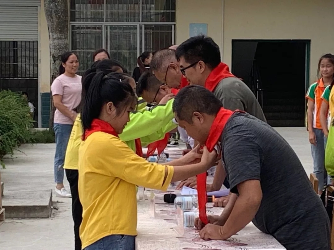 绿水长流│春沣新一代农资未来领袖总裁班爱心助学