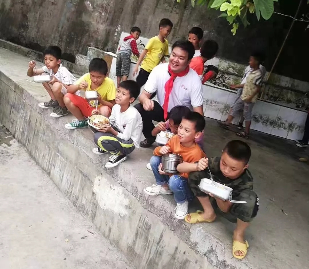 绿水长流│春沣新一代农资未来领袖总裁班爱心助学