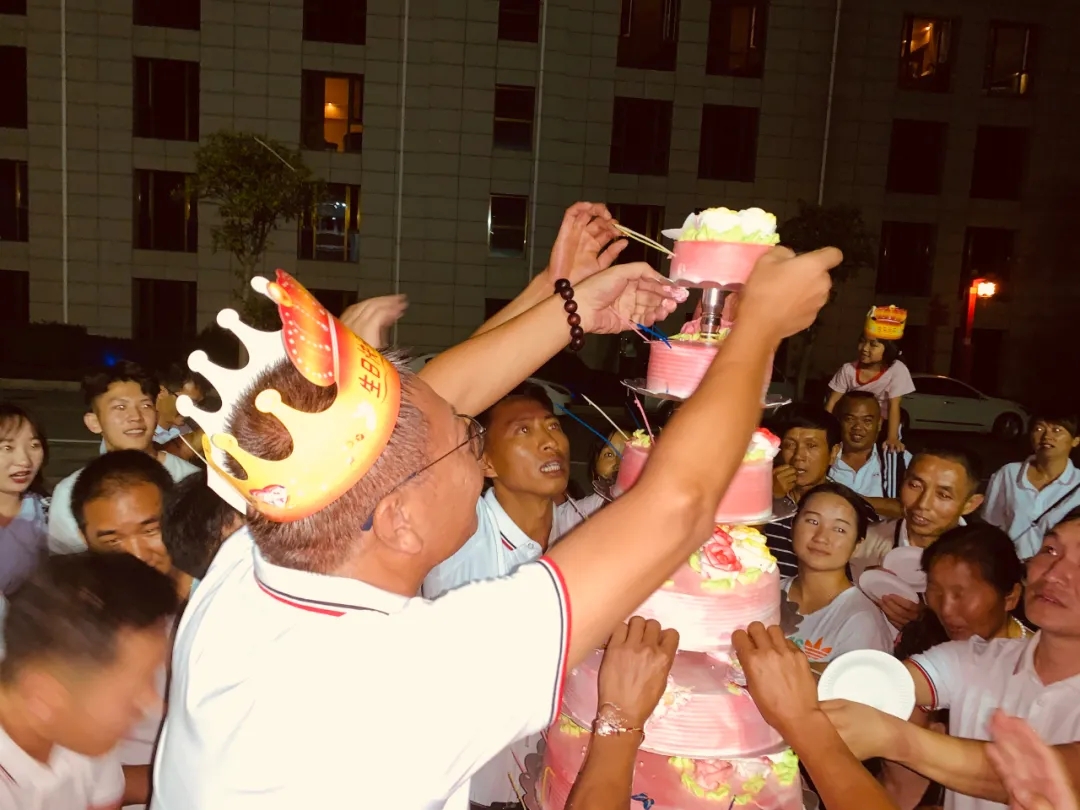 春沣教育院长赵一沣受邀参加云南世耕十周年庆典