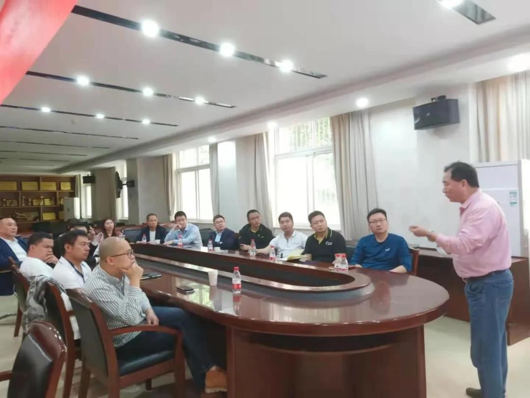 我们在路上 | 春沣野马农业总裁班第三期走进华中农大