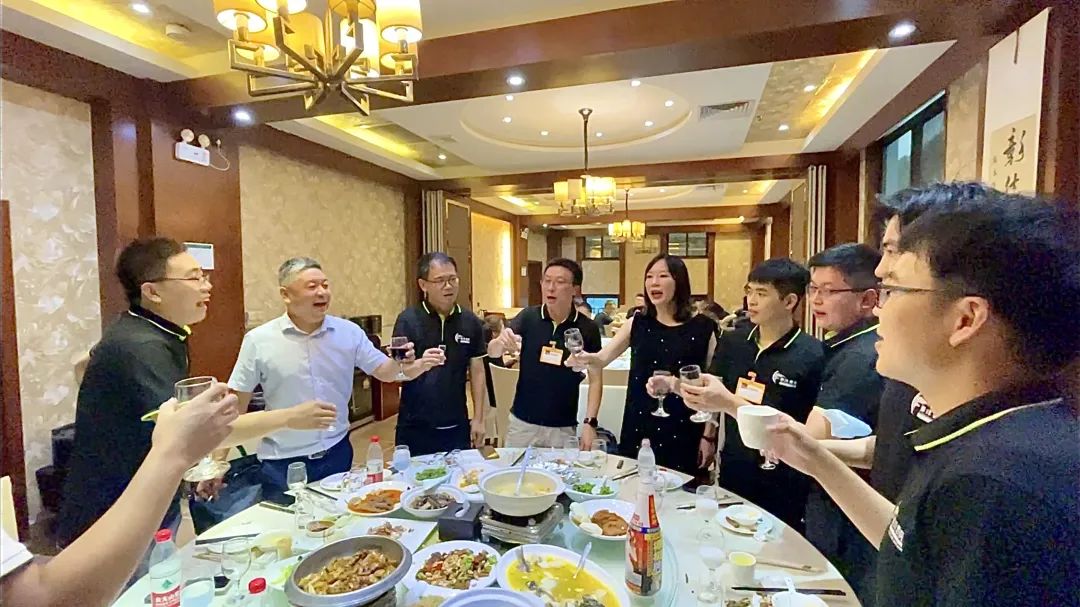 心海首航｜春沣野马总裁班六期游学华中农大