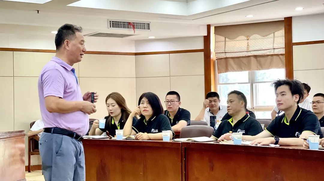 心海首航｜春沣野马总裁班六期游学华中农大