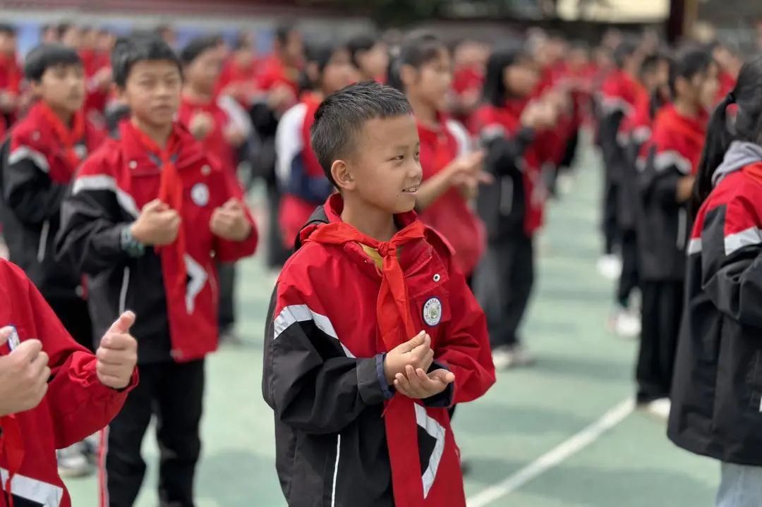 与爱同行丨春沣野马总裁班三四期爱心助学