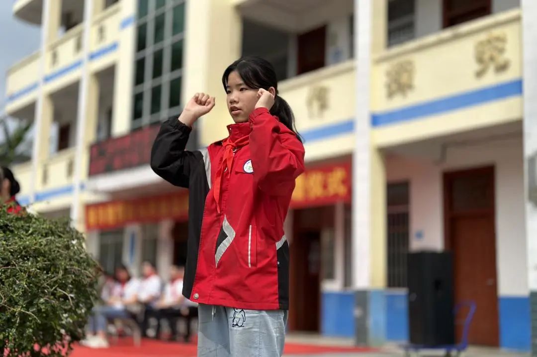 与爱同行丨春沣野马总裁班三四期爱心助学