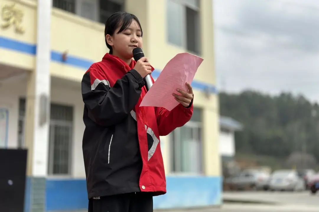 与爱同行丨春沣野马总裁班三四期爱心助学