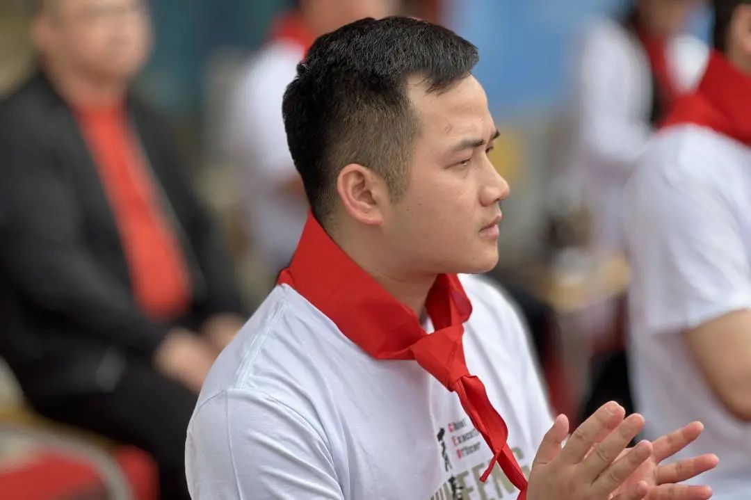 与爱同行丨春沣野马总裁班三四期爱心助学