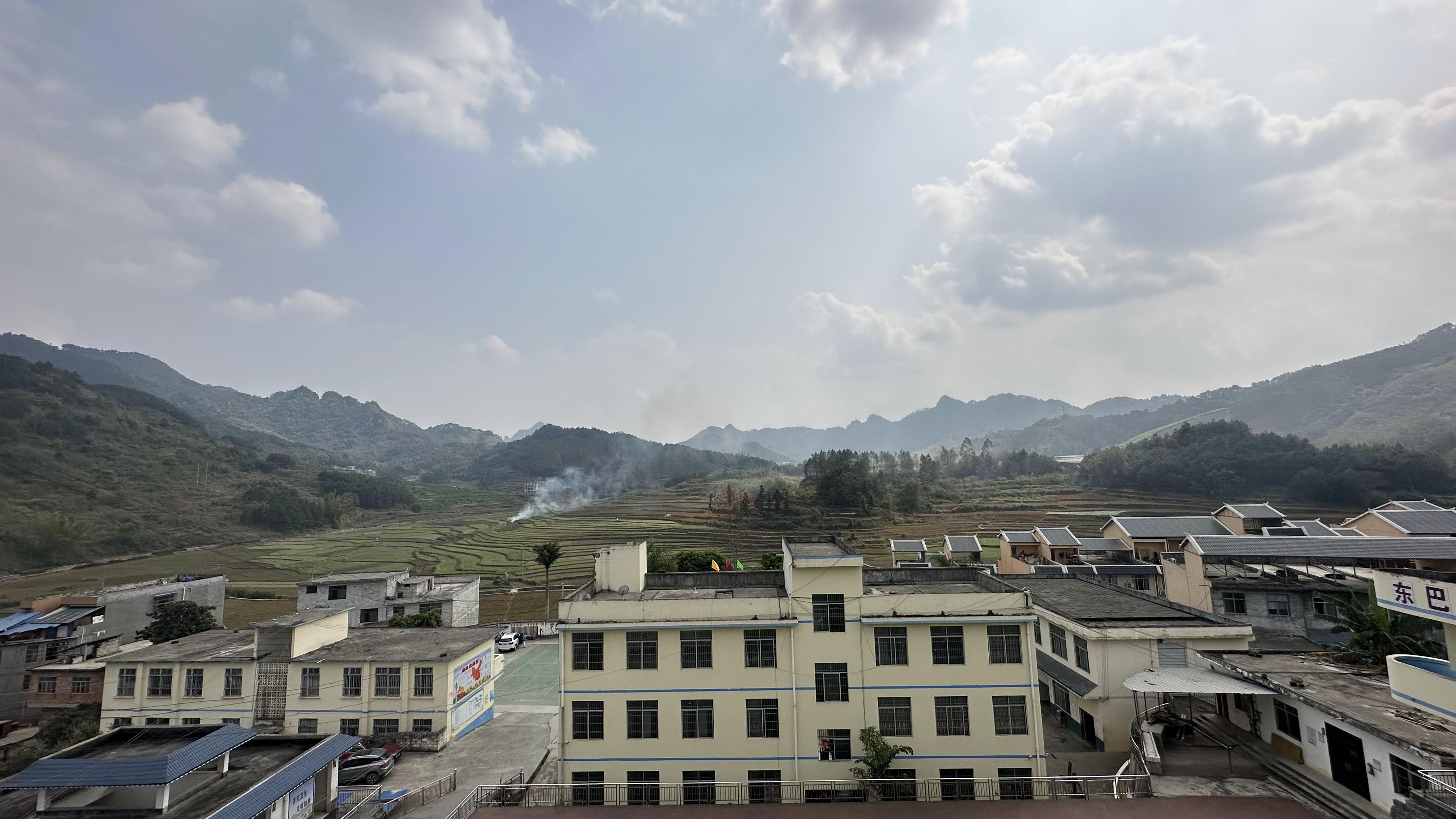 与爱同行丨春沣野马总裁班三四期爱心助学