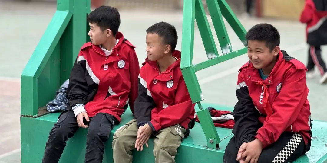 与爱同行丨春沣野马总裁班三四期爱心助学