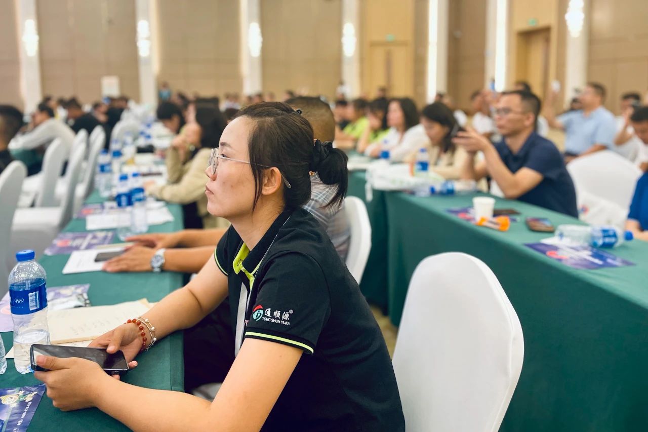 卷中求升丨春沣院长赵一沣出席第八届现代农业产业创新高峰论坛