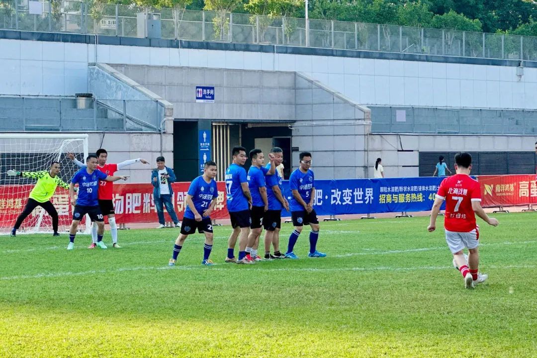 “中液控股VS南洋鸿基”中国新农人南北足球争霸赛圆满举办