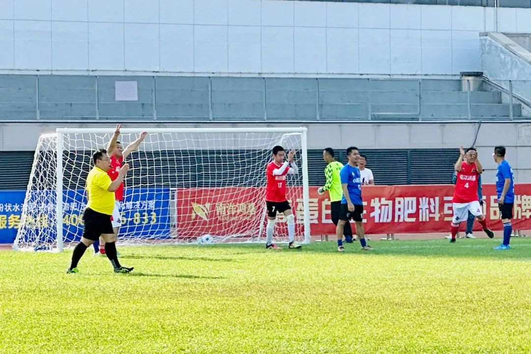 “中液控股VS南洋鸿基”中国新农人南北足球争霸赛圆满举办