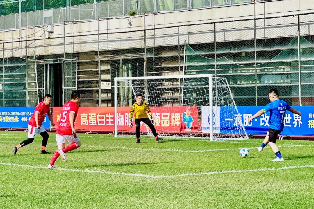 “中液控股VS南洋鸿基”中国新农人南北足球争霸赛圆满举办