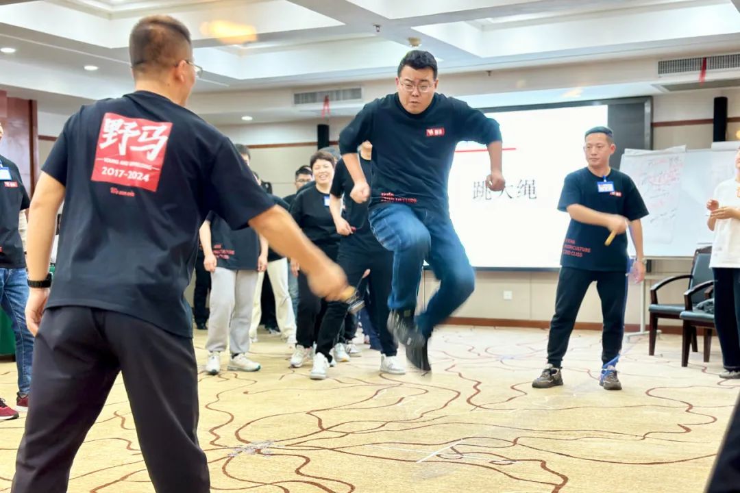 “八”得头筹｜春沣野马总裁班八期游学华中农大