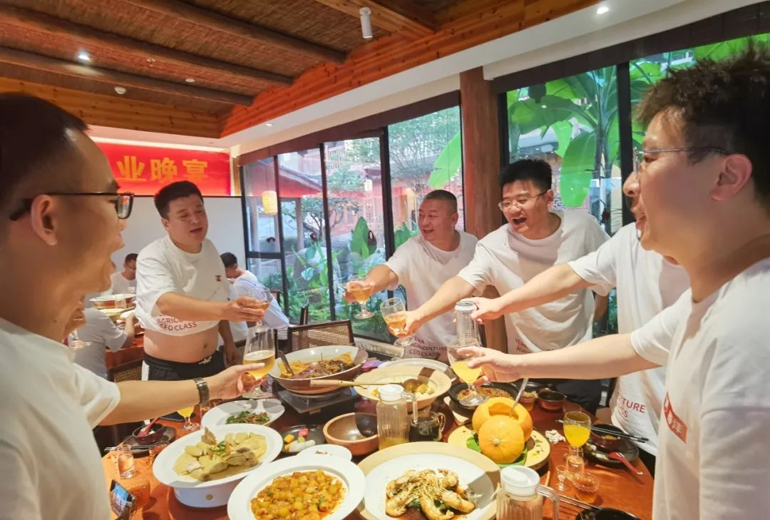 我们毕业了 | 野马总裁班五六期毕业大课&爱心助学圆满结束！