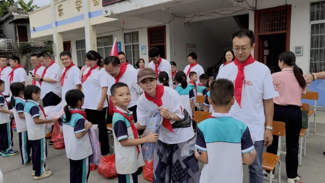 敢闯敢为：野马总裁班七、八期毕业快乐！