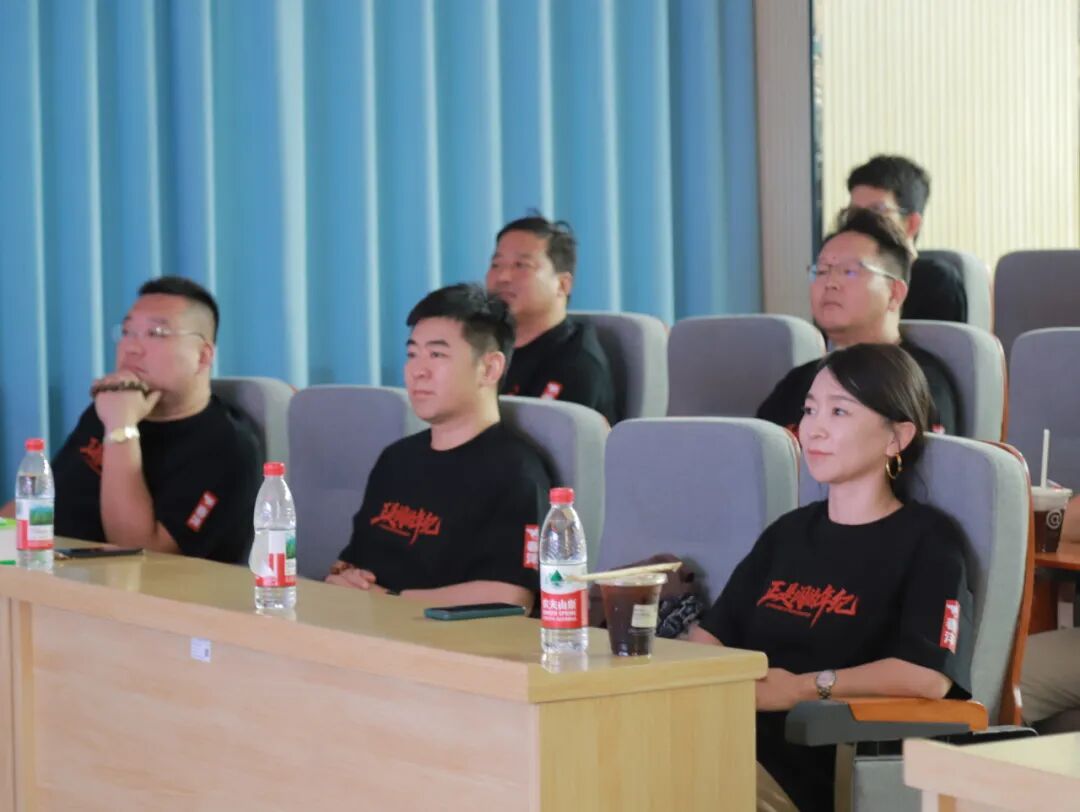 敢闯敢为：野马总裁班七、八期毕业快乐！