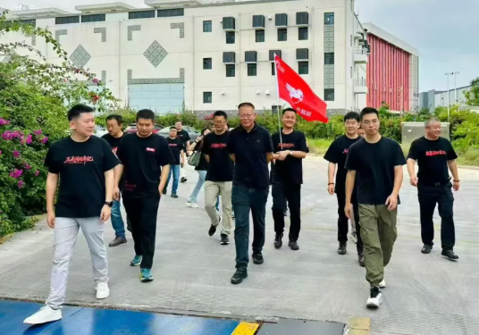 敢闯敢为：野马总裁班七、八期毕业快乐！