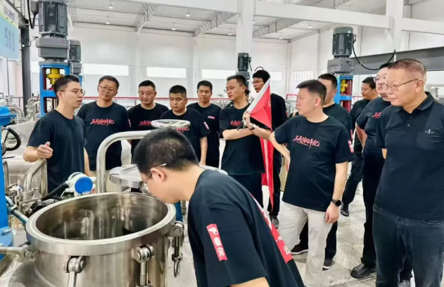 敢闯敢为：野马总裁班七、八期毕业快乐！